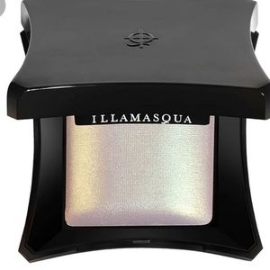 Illamasqua Beyond Powder Highlighter in Deity BNIB